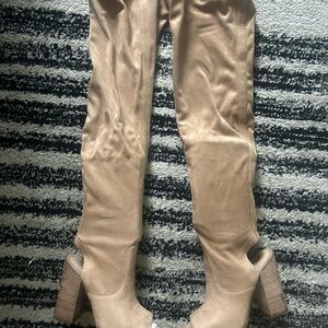 Stylish Beige Women's Boots